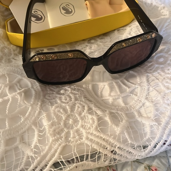 Swarovski Crystal Sunglasses SK 382 - Picture 5 of 7